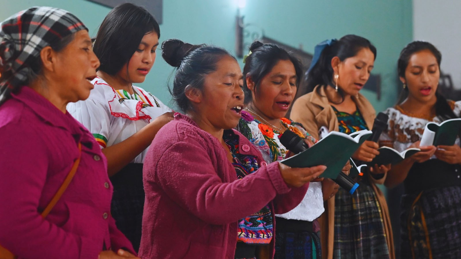 NUEVAS HERMEN&Eacute;UTICAS B&Iacute;BLICAS PARA UN NUEVO COMPROMISO SOCIAL
